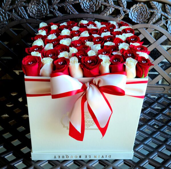 A Red and White Rose Color Choice Medium Square Box