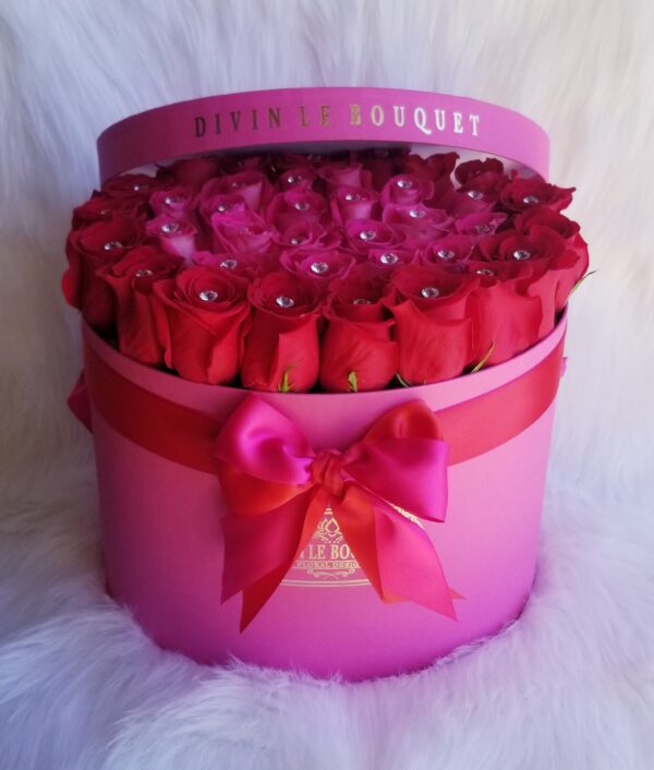 Beautiful Oval Rose Pink Color Box